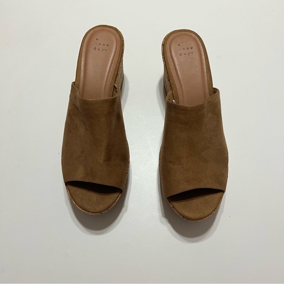 Suede Clogs - Picture 3 of 8